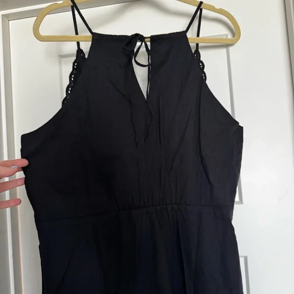 GAP Linen-Blend Embroidered Halter
Maxi Dress true black size XL NWT - Picture 7 of 10